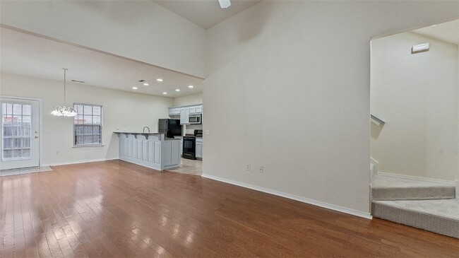 Building Photo - 3000 SW Windrift Ave