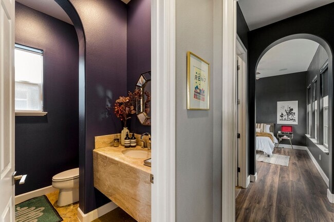 Building Photo - Beautiful Home in ArrowCreek!