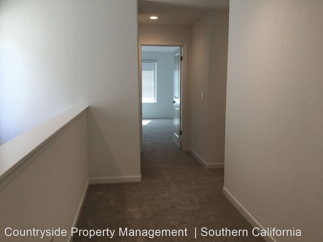 Building Photo - 4 br, 2.5 bath House - 3942 Wrenwood Avenue