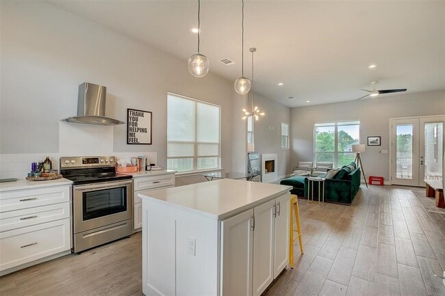 Building Photo - 121 Naalehu Ct