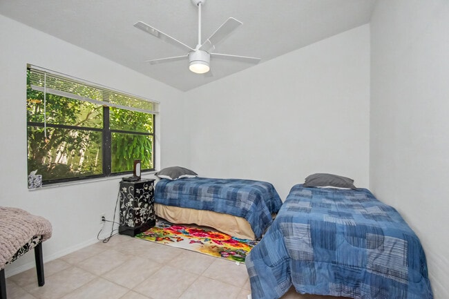 Building Photo - 7678 Solimar Cir