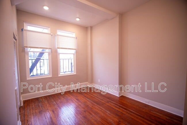 Building Photo - 2121 St Paul St