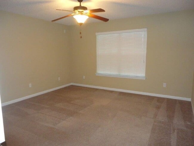 Building Photo - 138 Jasmine Cir