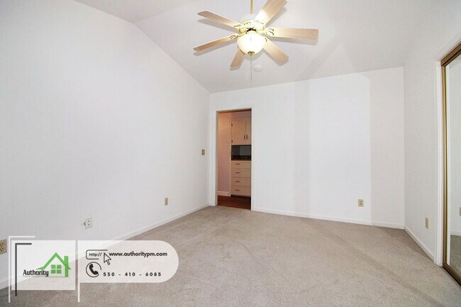 Building Photo - 3112 Riesling Path