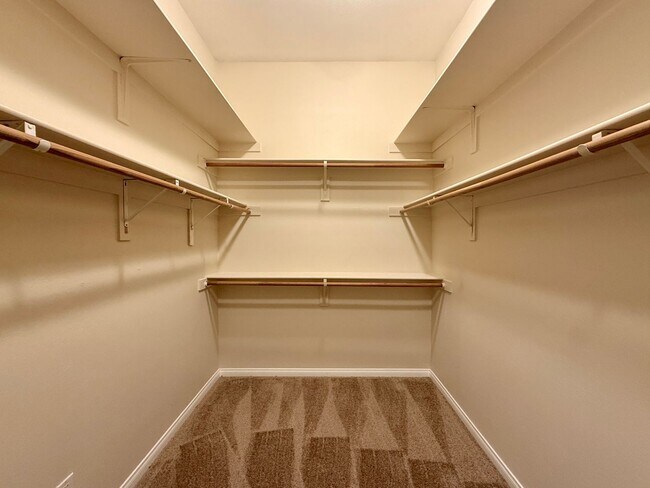 Building Photo - Grand 3 bedroom home with lake and golf course views located in Resort Villas ready to be your pa...