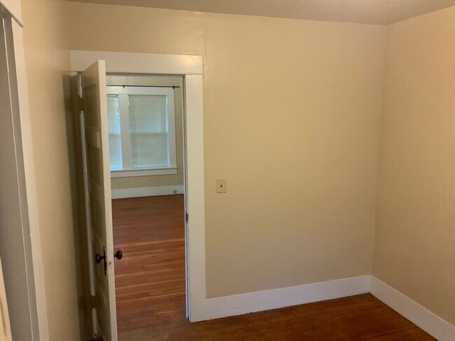 Building Photo - 3056-04 - MSF Properties