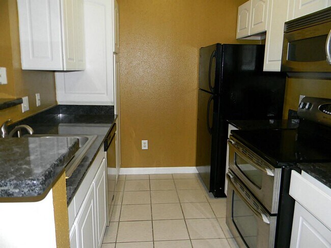 Building Photo - 1330 Old Spanish Trl