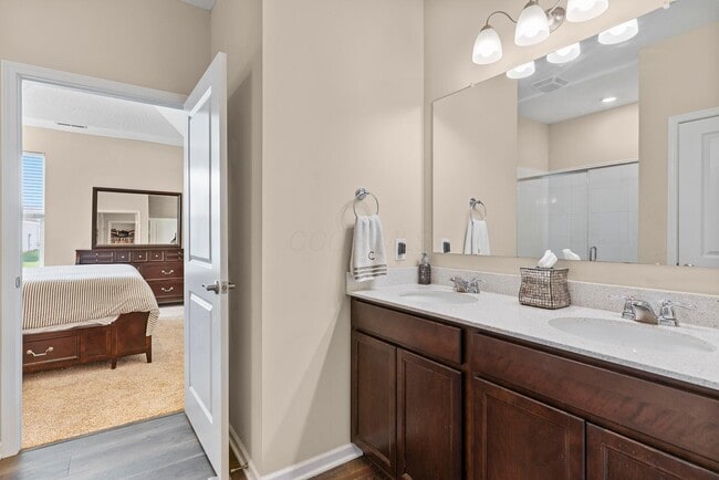 Building Photo - 220 Woodland Sky Dr