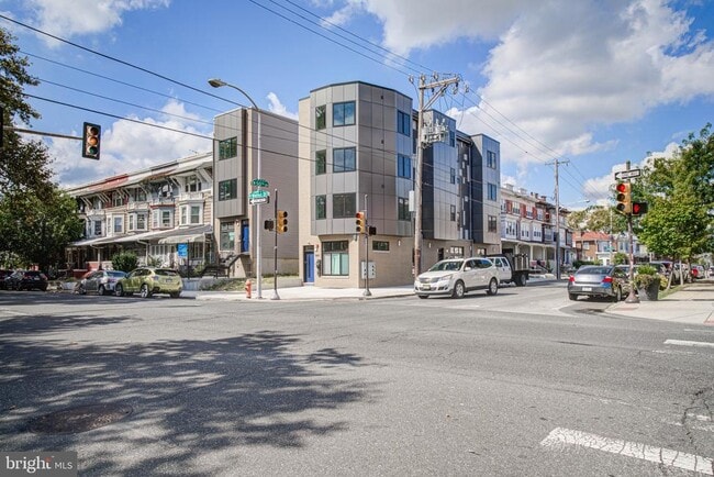 Building Photo - 540 S 52nd St
