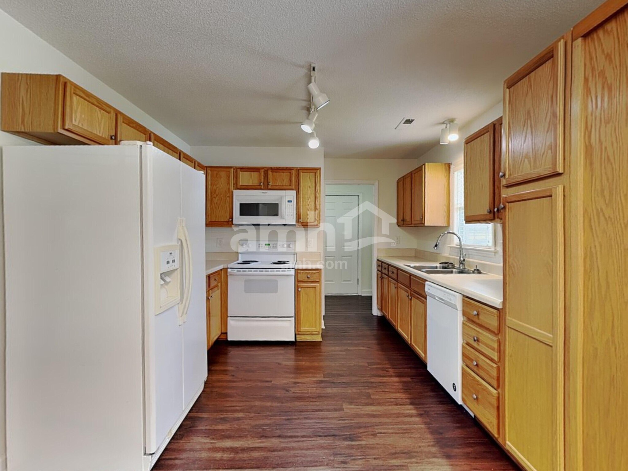 Building Photo - 1629 Hawkcrest Ln