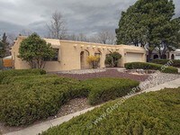 Building Photo - 5423 Royal Dr NE