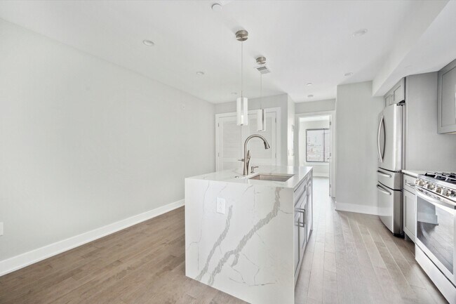 Building Photo - 3834 Baring St