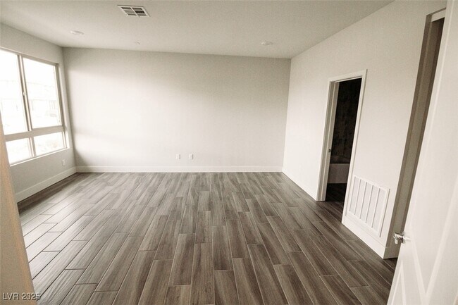 Building Photo - 4277 Solace St