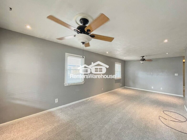 Building Photo - 716 Cardover Ave