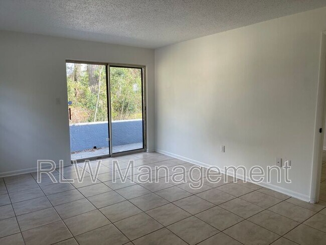 Building Photo - 425 S Seminole Ave