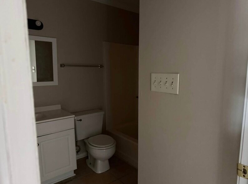 Building Photo - 8084 Bayou Fountain Ave