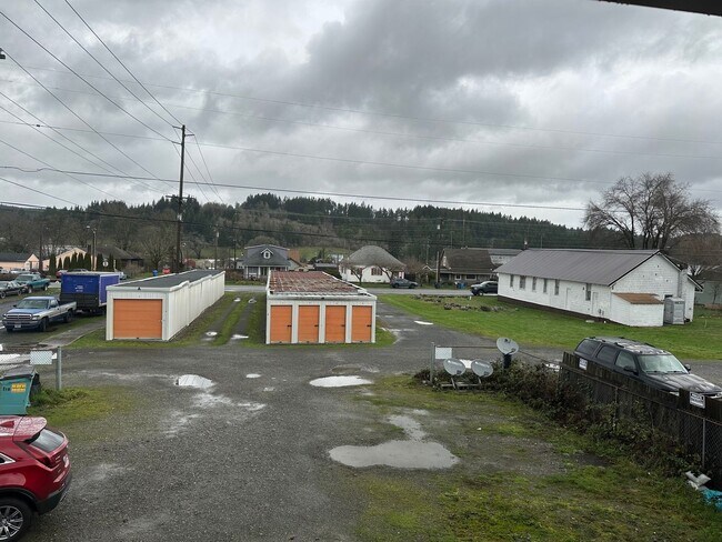 Building Photo - 296 Sussex Ave W