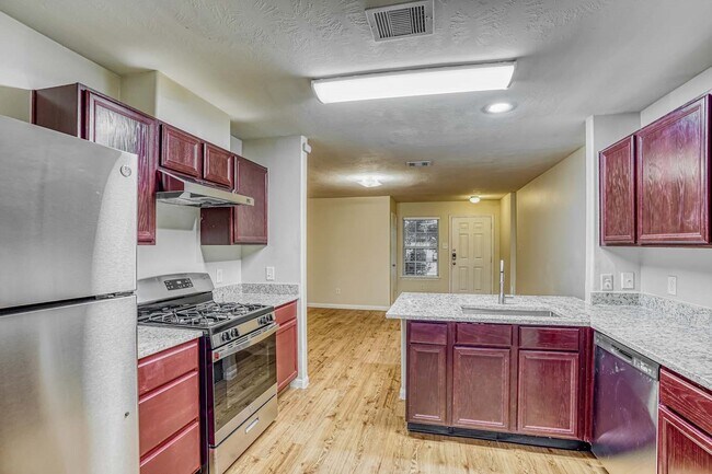 Building Photo - 18811 Dennington Dr