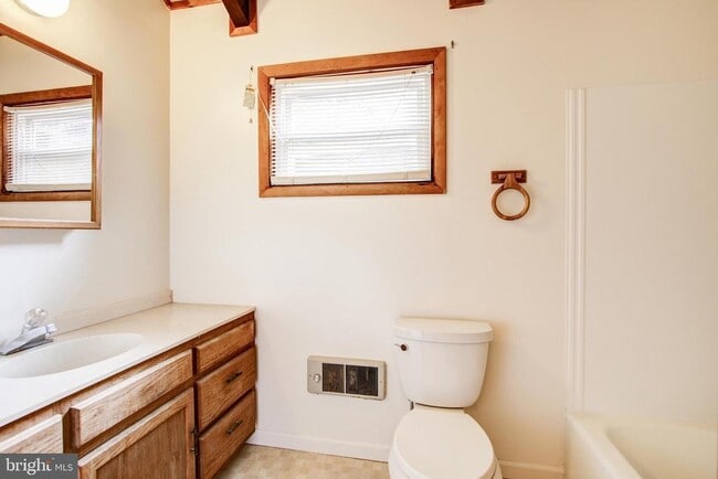 Building Photo - 8297 Squires Ln