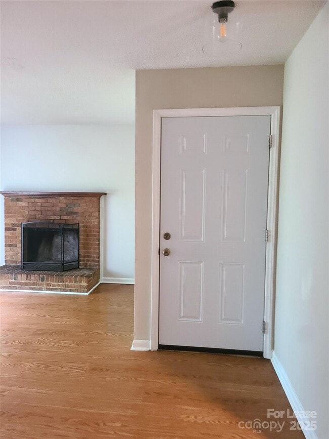 Building Photo - 6929 Delta Lake Dr