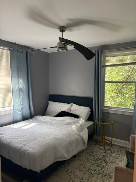 Building Photo - 127 Wilmington Pl SE