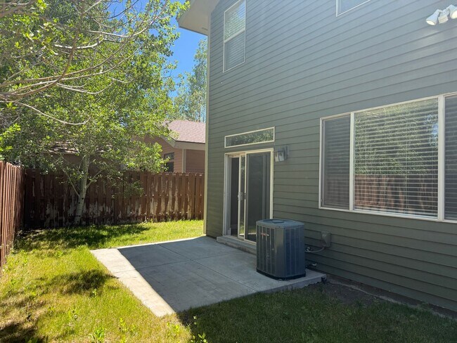 Building Photo - 3 Bedroom Home in Blackhawk Station