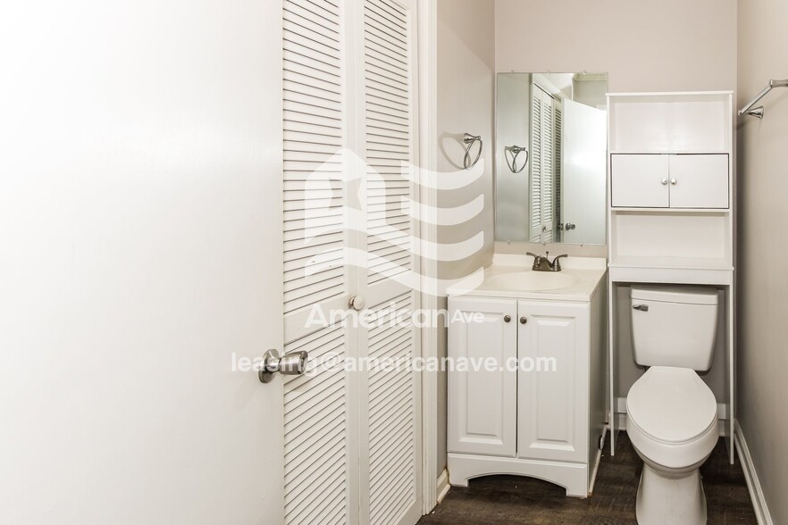 Building Photo - 4527 Robney Dr