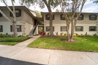 Building Photo - 2/2 Second Floor Apartment