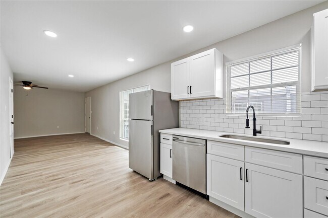 Building Photo - 9711 Linkmeadow Ln