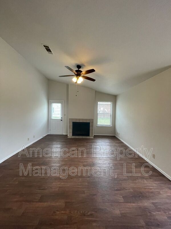 Building Photo - 13143 E 44th St