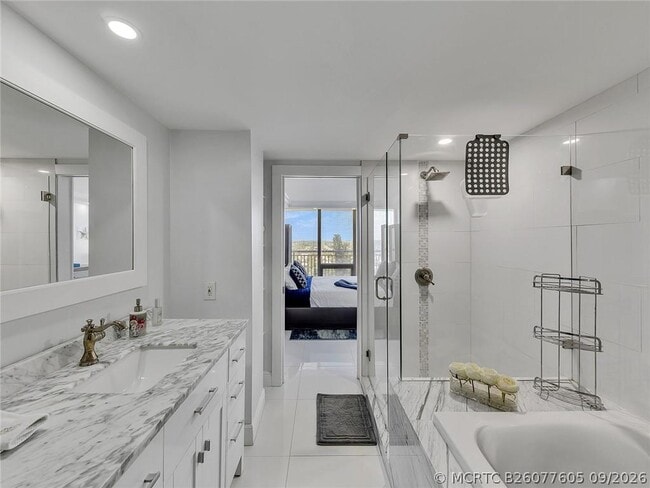 Building Photo - 4280 Galt Ocean Dr