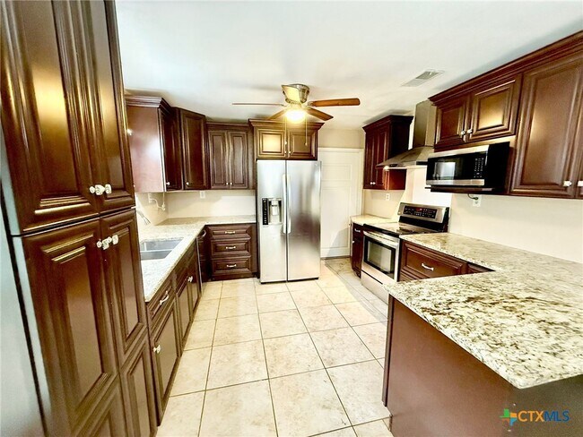 Building Photo - 103 Crestview Dr