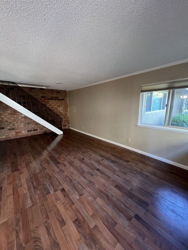 Building Photo - 1350 Ruby Ct