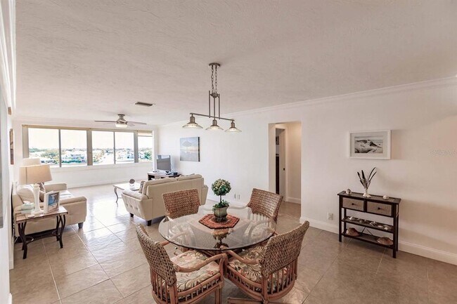 Building Photo - 1255 E Peppertree Dr