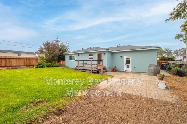 Building Photo - 459 Gloria Cir