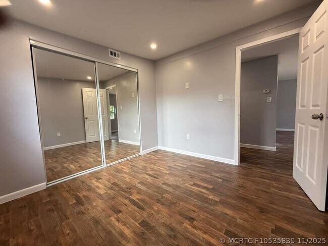 Building Photo - 4265 SW 62nd Ave