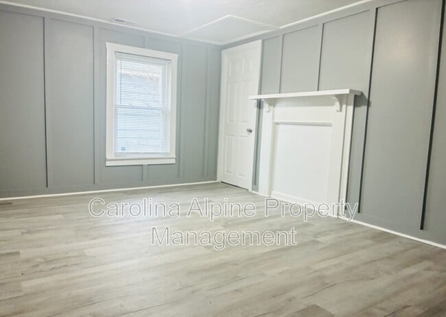 Building Photo - 1021 Dodd St