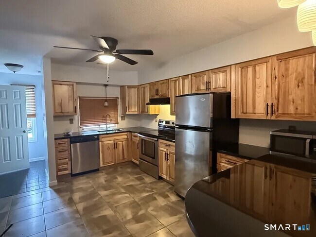 Building Photo - 155 Redstone Hl Rd