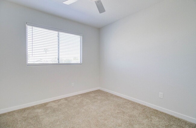 Building Photo - 16745 W Fillmore St