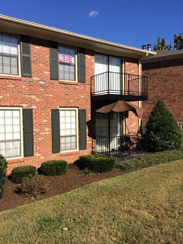 Building Photo - Condo Living Close to everything in Brentwood