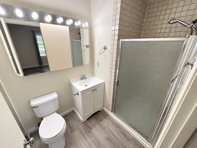 Building Photo - Spacious 4-Bedroom Townhome Directly Across from Greenfair Park