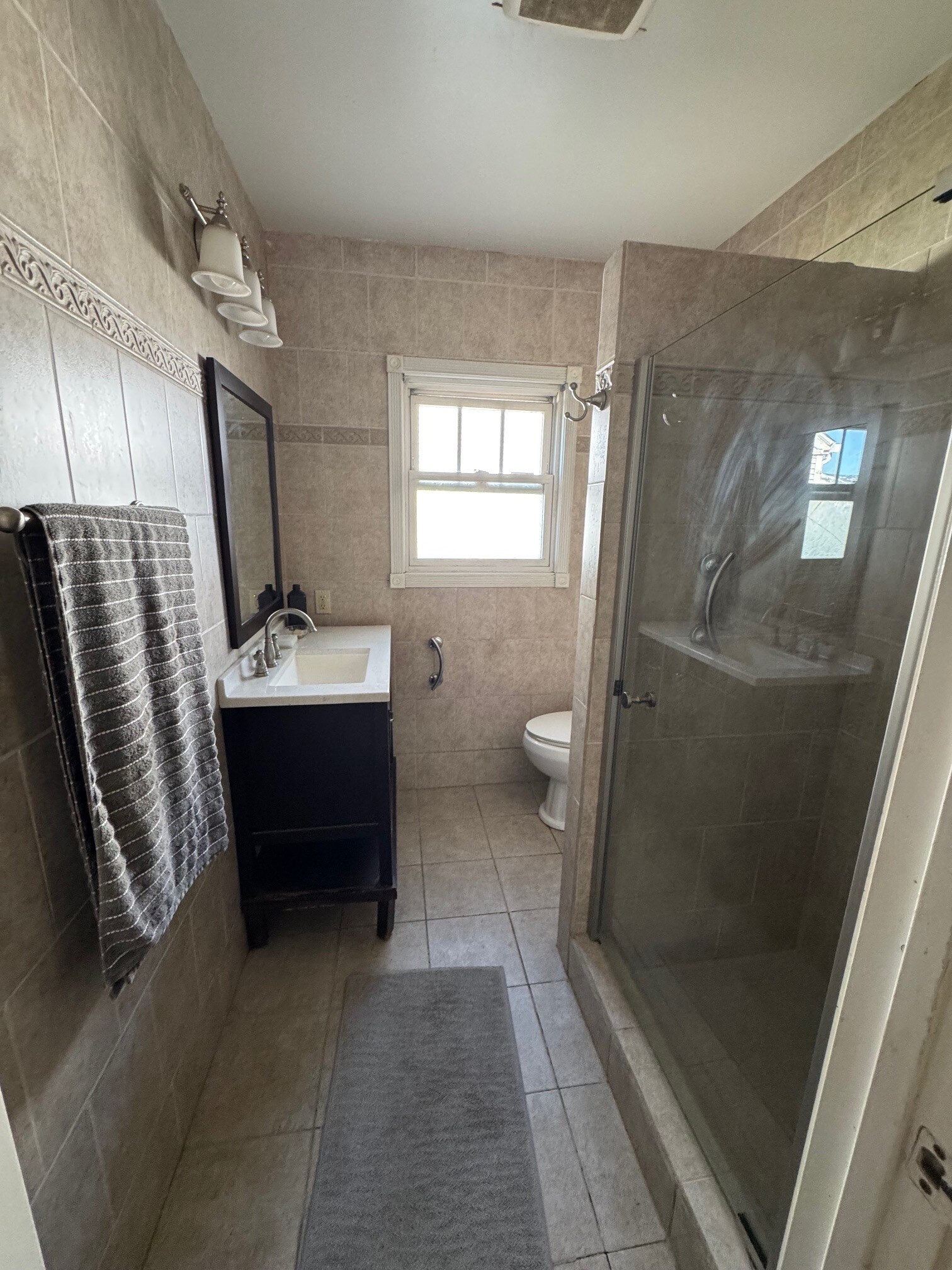 Building Photo - 712 E Washington St