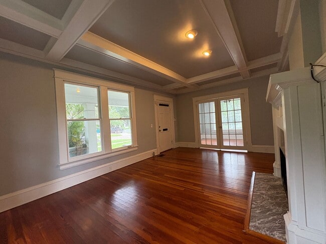 Building Photo - 500 S Eola Dr