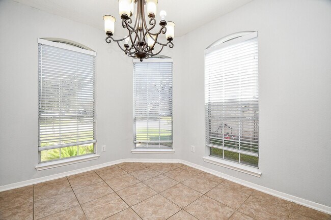 Building Photo - 3019 Red Oak Leaf Trail