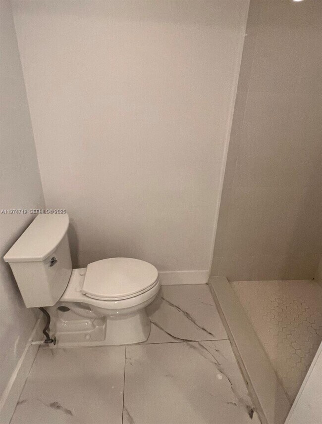 Building Photo - 10525 SW 112th Ave