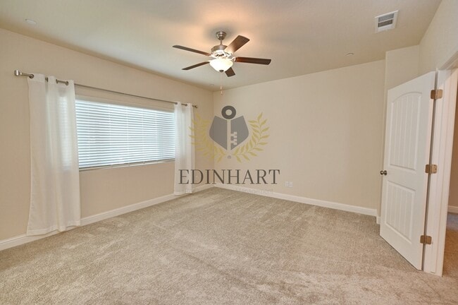 Building Photo - 645 Blue Oak Lane W