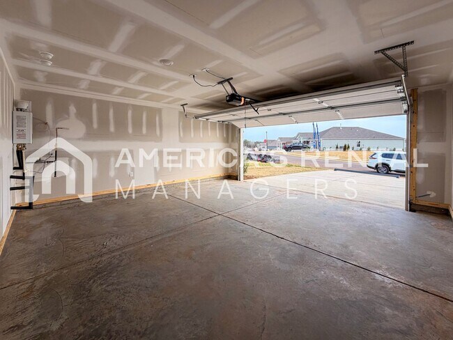 Building Photo - One-Month Free Move-in Special! New Construction Home for Rent in Tuscaloosa, AL! Sign a 13-month...