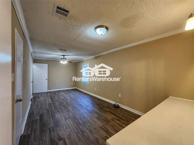 Building Photo - 1013 14th Ave N