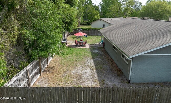 Building Photo - 972 Dostie Cir