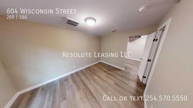 Building Photo - 604 Wisconsin St